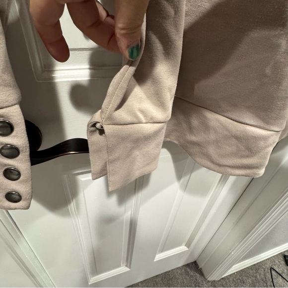 Cable & Gauge Studio Tan 1/4 Zip Pullover – Button Cuff – Size Medium - Picture 3 of 7